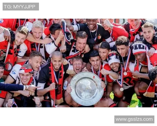 荷兰足球明星17号球员的辉煌历程与传奇瞬间回顾